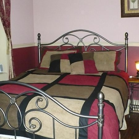 The Solon Langworthy House Hotel Dubuque Bagian luar foto