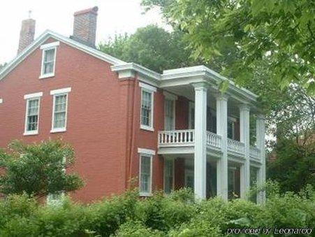 The Solon Langworthy House Hotel Dubuque Bagian luar foto